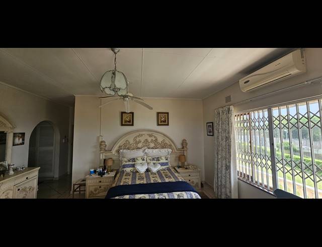 4 BEDROOM HOUSE FOR SALE IN MANABA BEACH